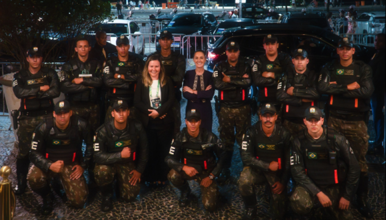 Sheinbaum se despide de la Cumbre de Líderes del G20 con foto junto a personal de seguridad