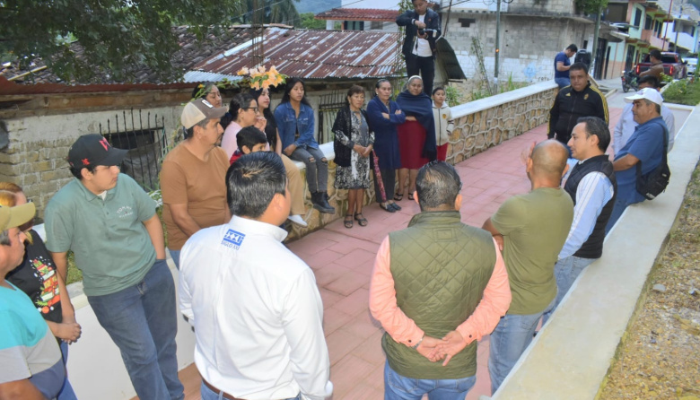 Inauguran Gradas en el Barrio Linda Vista de Yajalón