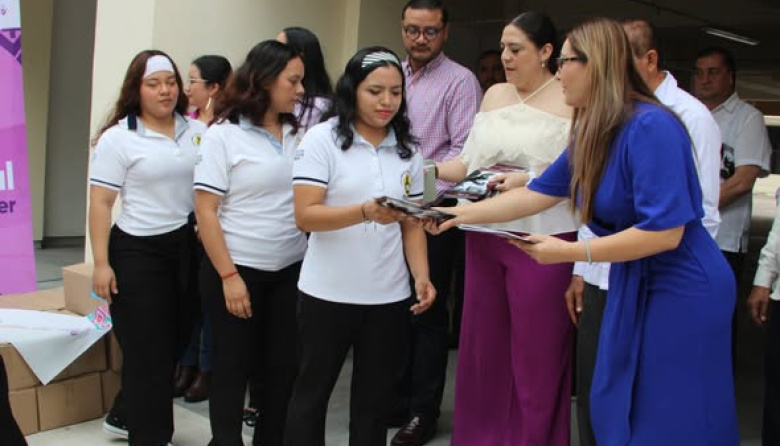 Educación distribuye cartillas de derechos