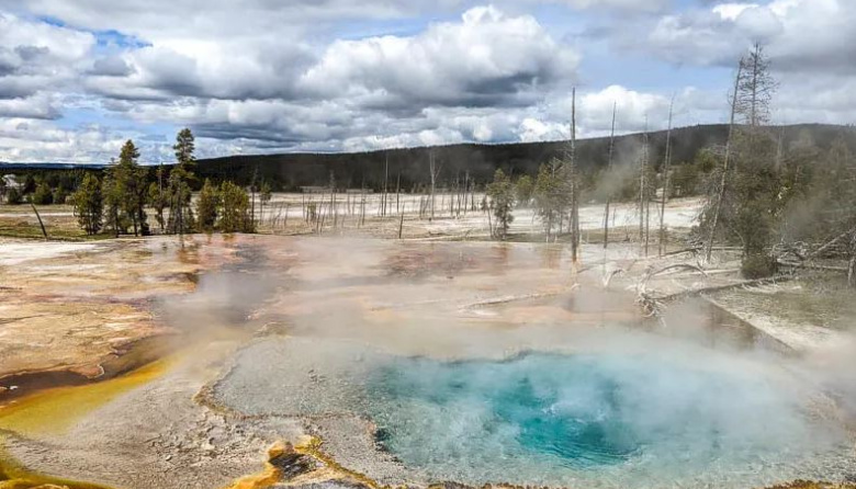 Yellowstone: un lago entre volcanes y maravillas naturales