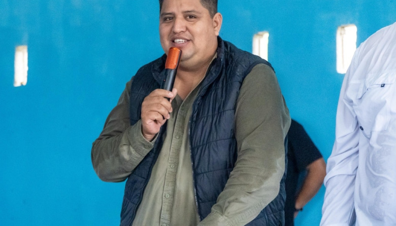 Jorge Cabrera entrega camino cosechero en Palenque