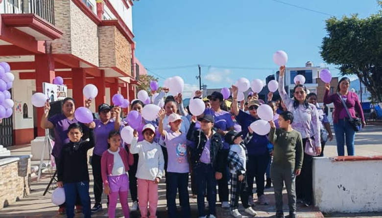 Marchan por el Día de la Mujer en Altamirano