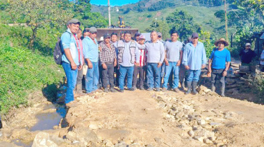 Trabajos de rastreo de caminos en Ocosingo