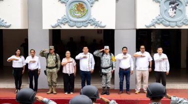 Honores al Lábaro Patrio en Palenque