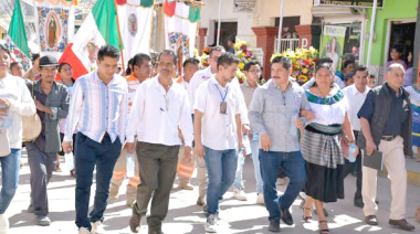 Entrada de Flores a la Capilla de Guadalupe en Chilón