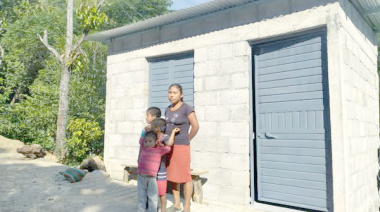 Entregan cuartos de cocina en El Porvenir de Tila