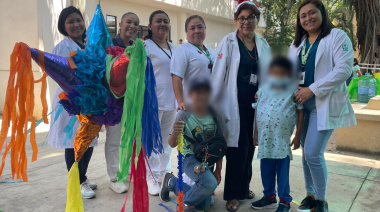 Celebra Unidad de Hemodiálisis del IMSS fiestas decembrinas