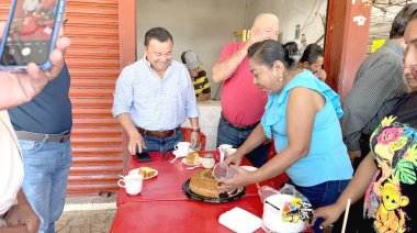 José Luis Damas se reúne con locatarios