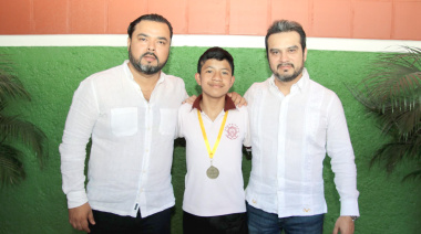 Felicitan al ganador del " Concurso Nacional de Matemáticas"