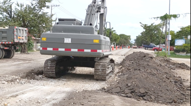 Vuelven a levantar la carpeta  asfáltica en la colonia Pakal-Ná