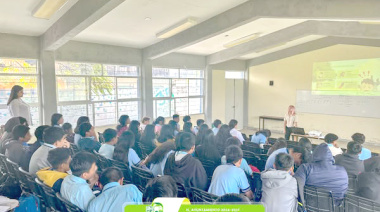 En Ocosingo imparten ponencia a estudiantes