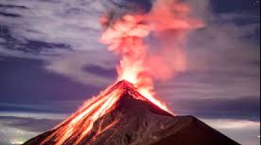 Cenizas del Volcán de Fuego amenazan con llegar a Chiapas
