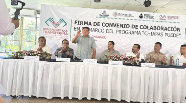 Salto de Agua asiste a firma de programa “Chiapas puede”