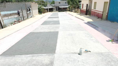 Avanza pavimentación de calle en Bachajón