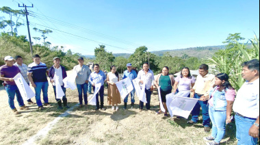 Inicia pavimentación de calle en Campamento, Tumbalá