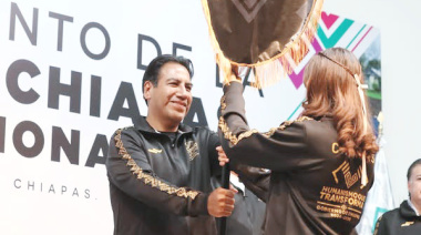 ERA entrega estandarte a delegación chiapaneca