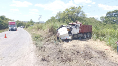 Volquetero se accidenta bajando el Chimborazo