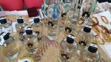 Impulsa el emprendimiento con mezcal artesana