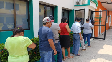 Usuarios se quejan del mal servicio de la CFE