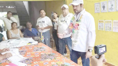 Roger Mandujano recorre círculos de estudio