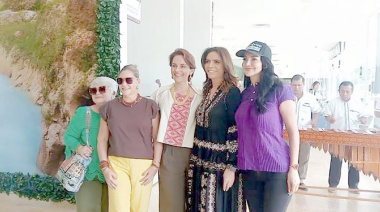 HOY EL GRAN SORTEO ¡Lotería Nacional honra a la Reina Roja!