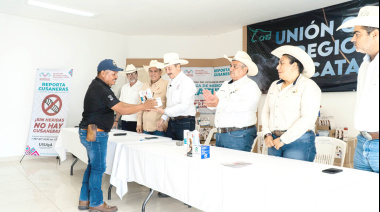 Entregan kits contra gusano barrenador en Palenque