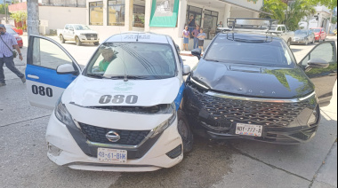 Pasajero de taxi lesionado en choque