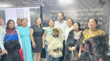 Impulsa educación en comunidades indígenas