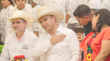 Luis Avendaño visita la Feria del Queso de Bola