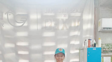 Entregan uniformes a equipos infantiles de béisbol