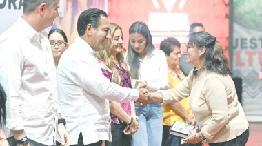 Eduardo Ramírez impulsa el empoderamiento económico de mujeres