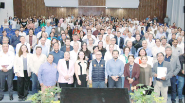 Entregan reconocimientos  a docentes de la UNACH