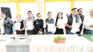 Altamirano presente en la firma  de colaboración entre regiones