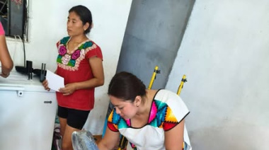 DIF Salto de Agua entrega sillas PCI a niñas y niños