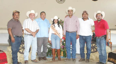 Presentan a Reina de Ganaderos 2025 en La Libertad