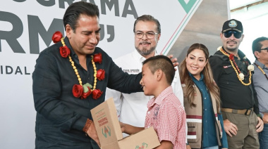 Eduardo Ramírez entrega de apoyos y nuevas obras