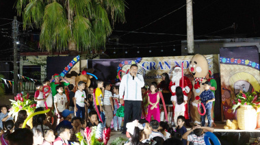 Salto de Agua enciende su Árbol Navideño