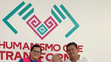 DIF entrega aparatos auditivos en Palenque