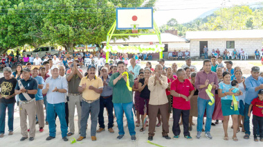 Inauguran cancha de usos múltiples en Nuevo San Joaquín
