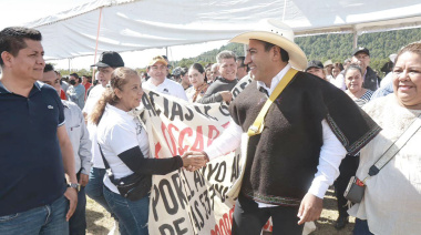 Eduardo Ramírez inicia obras carreteras en Amatenango del Valle