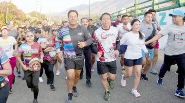 Eduardo Ramírez participa en la Carrera del Parachico 2026