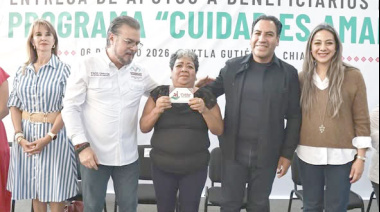 Eduardo Ramírez entrega apoyos de “Cuidar es Amar”