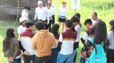 Estudiantes del CECyT 11 realizan visita académica