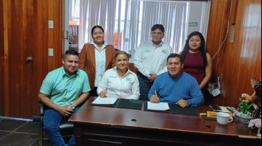 Humberto Sánchez firma convenio con Instituto Universitario
