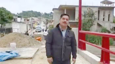 Avanza puente vehicular en Chilón