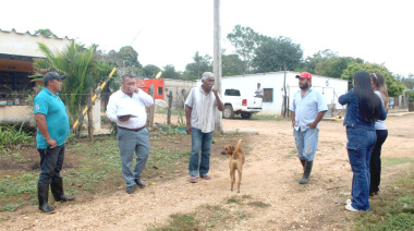 Porfirio Correa atiende problemática de agua potable