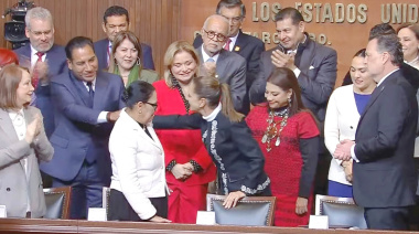 Eduardo Ramírez presente en aniversario constitucional