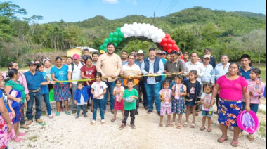 Jorge Cabrera entrega camino cosechero en San Pedro