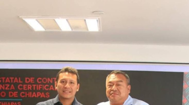 Porfirio Correa firma convenio de seguridad