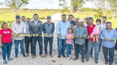 Entregan rehabilitación de camino rural en La Placa